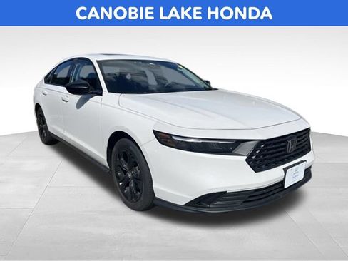 Certified 2025 Honda Accord SE image 1