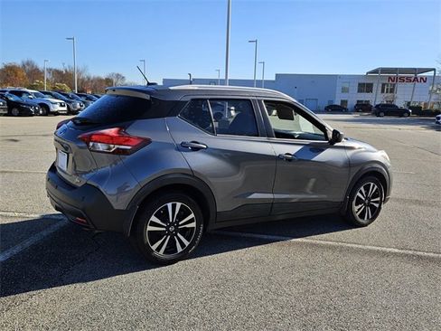 Used 2020 Nissan Kicks SV image 14
