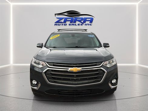 Used 2018 Chevrolet Traverse LT image 2
