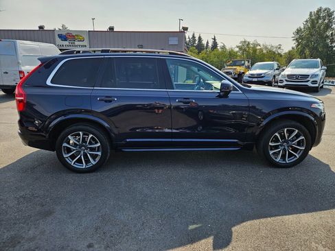 Used 2017 Volvo XC90 T5 Momentum w/ Vision Package AWD/4WD image 4
