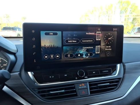 New 2026 Nissan Altima 2.5 SV image 12