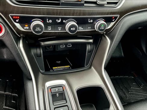 Used 2021 Honda Accord EX image 34
