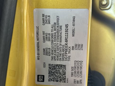 Used 2024 GMC Canyon AT4X image 40