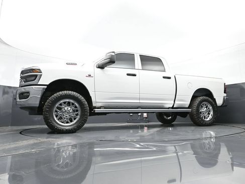 New 2026 RAM 2500 Tradesman AWD/4WD image 38