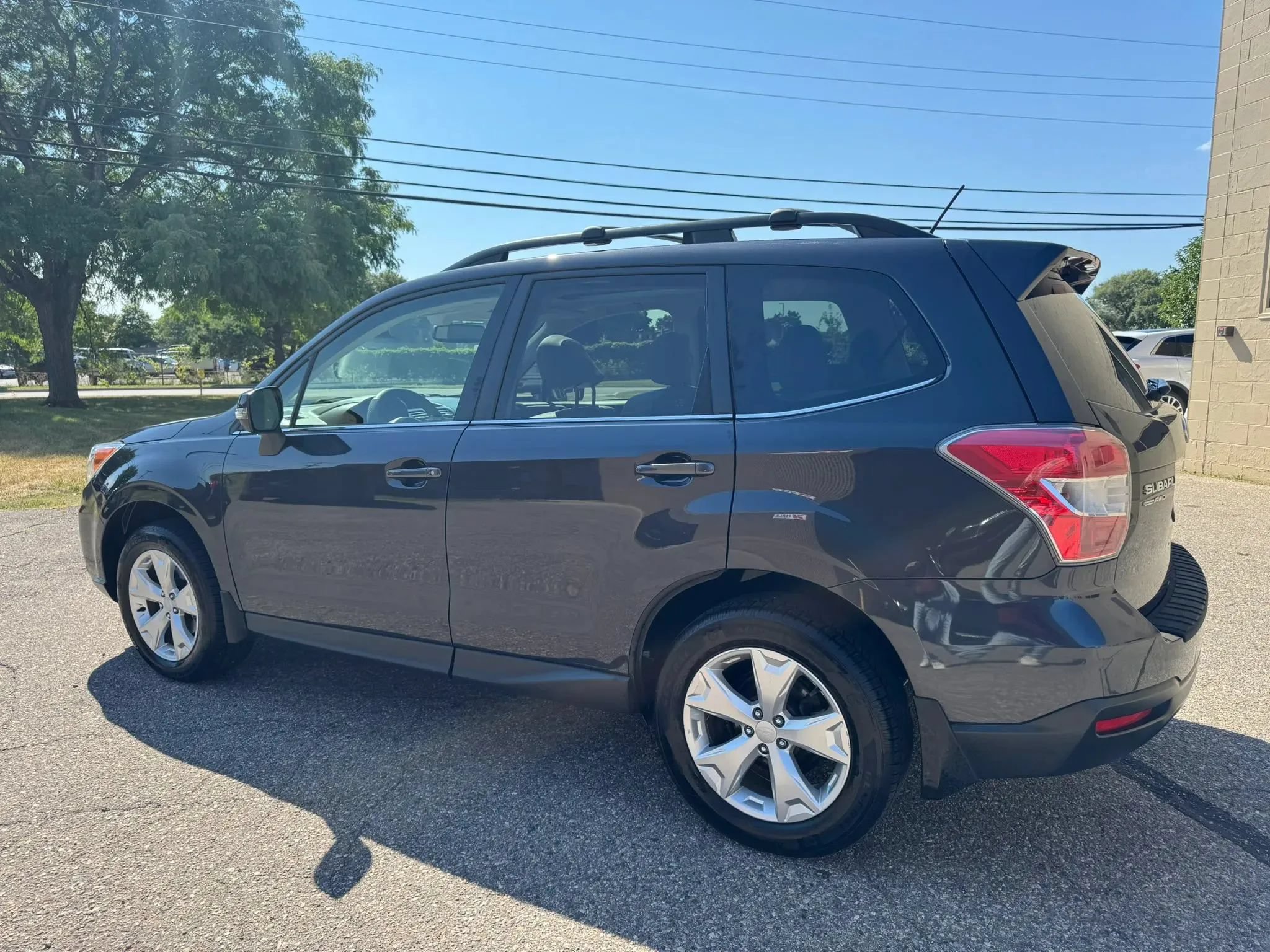 Used 2014 Subaru Forester 2.5i Touring AWD/4WD image 6