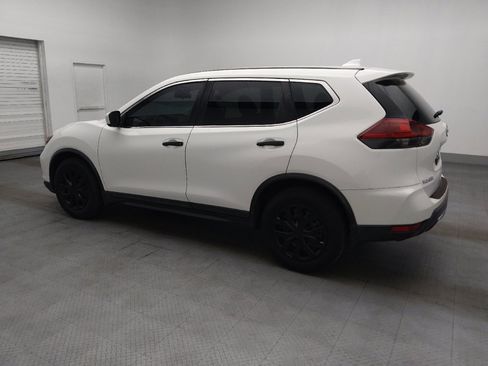 Used 2019 Nissan Rogue S FWD image 3