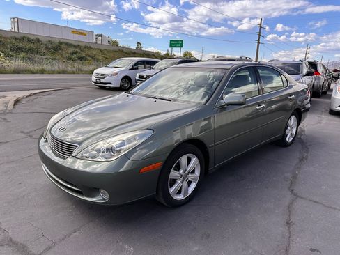Used 2005 Lexus ES 330 FWD image 2