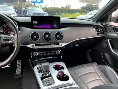 Used 2022 Kia Stinger GT2 AWD/4WD image 8