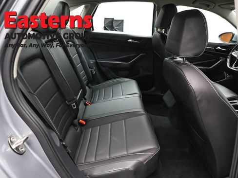Used 2024 Volkswagen Jetta SE FWD image 22
