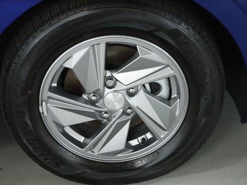 Used 2024 Hyundai Elantra SE FWD image 10