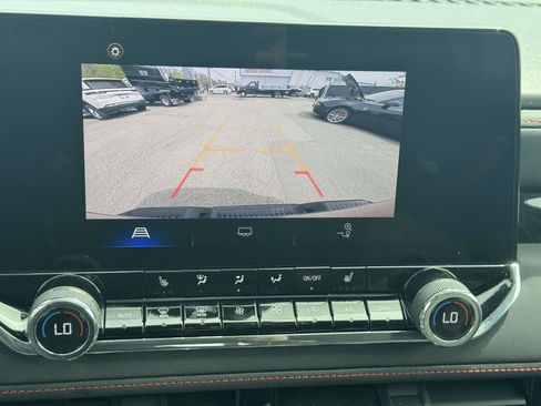 Used 2023 Chevrolet Colorado Z71 w/ Z71 Convenience Package 2 AWD/4WD image 26