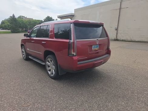 Used 2015 Cadillac Escalade Luxury AWD/4WD image 10