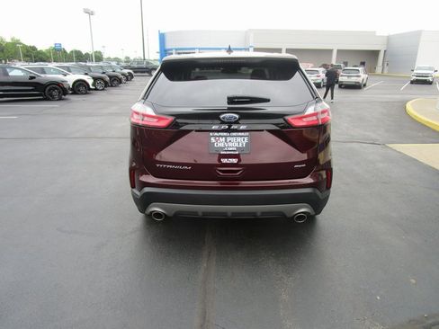 Used 2021 Ford Edge Titanium image 4
