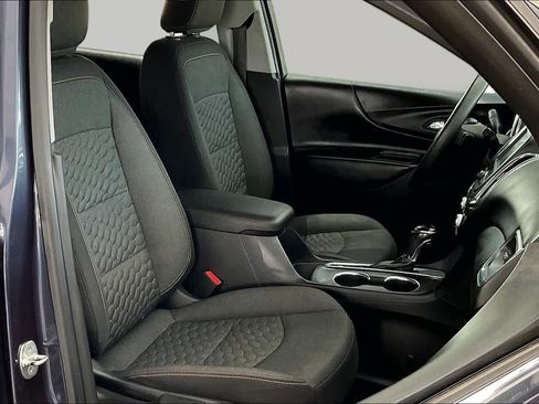 Used 2018 Chevrolet Equinox LT FWD image 9