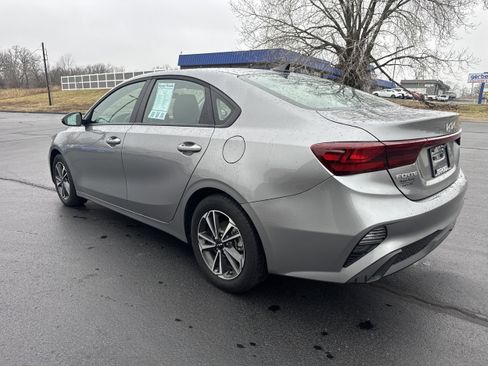 Used 2024 Kia Forte LXS w/ LXS Technology Package image 8