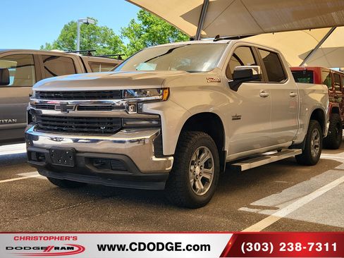 Used 2019 Chevrolet Silverado 1500 LT w/ Texas Edition AWD/4WD image 3