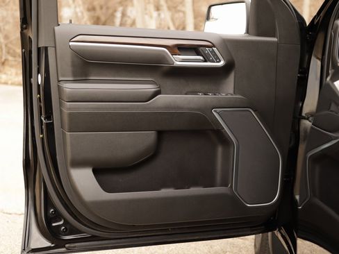 Used 2025 GMC Sierra 1500 SLT image 24