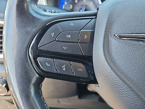 Used 2020 Chrysler Pacifica Touring-L AWD/4WD image 27