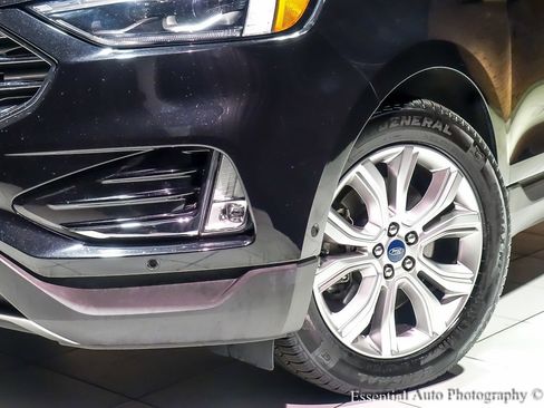 Used 2019 Ford Edge Titanium w/ Equipment Group 301A image 5