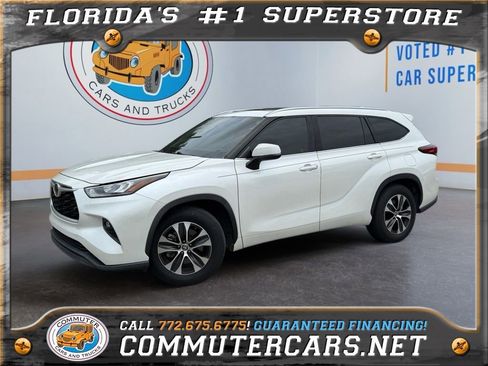 Used 2020 Toyota Highlander XLE FWD image 1