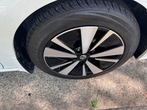 Used 2022 Nissan Altima 2.5 SV FWD image 13