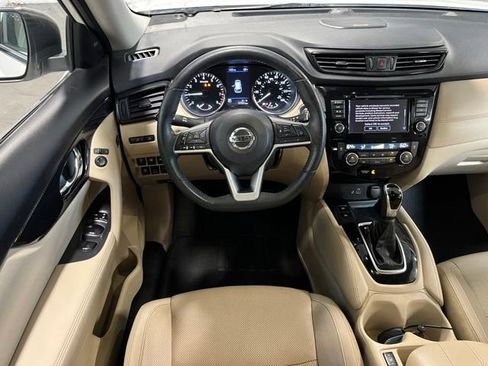 Used 2019 Nissan Rogue SL w/ Premium Package AWD/4WD image 18