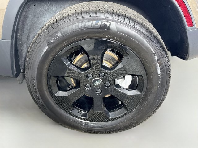 Used 2024 Land Rover Defender 110 S AWD/4WD image 36