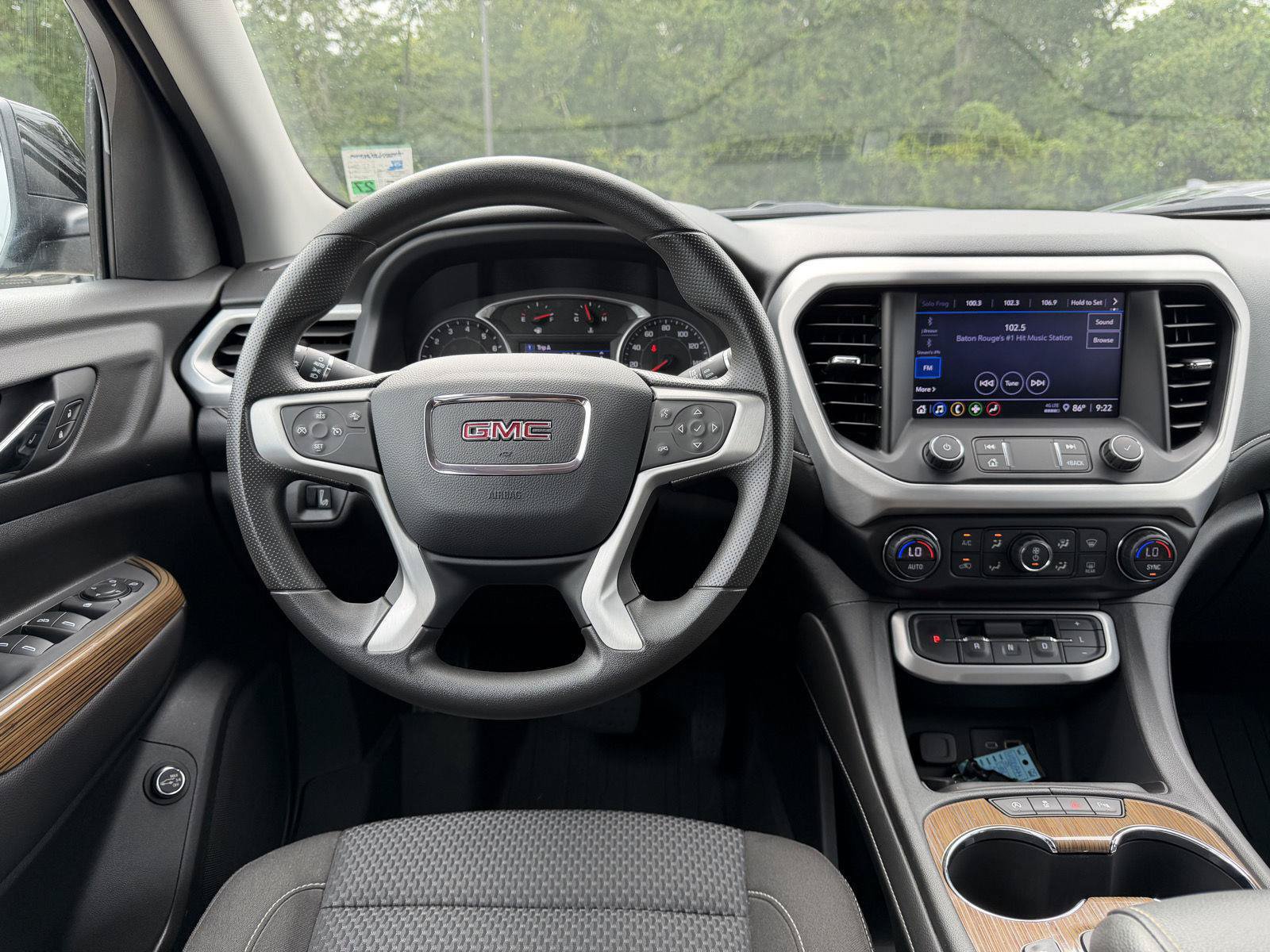 Used 2021 GMC Acadia SLE w/ Driver Convenience Package FWD image 18