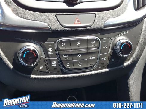 Used 2019 Chevrolet Equinox LT FWD image 24