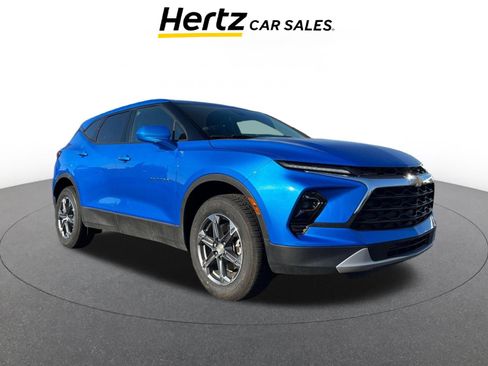 Used 2025 Chevrolet Blazer LT FWD image 1