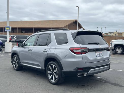 Certified 2023 Honda Pilot Elite image 3
