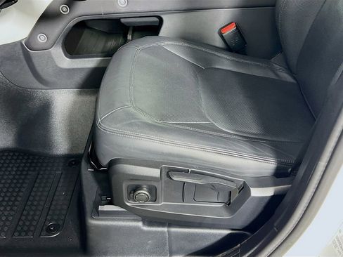 Used 2023 Land Rover Defender 110 S image 20