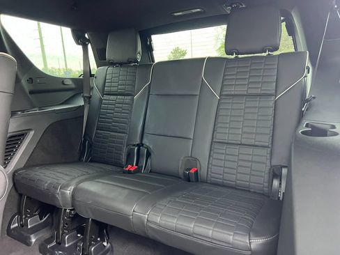 Used 2025 Cadillac Escalade Sport Platinum w/ LPO, ONYX Package AWD/4WD image 7