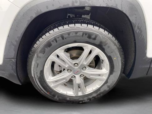 Used 2024 GMC Terrain SLE AWD/4WD image 26