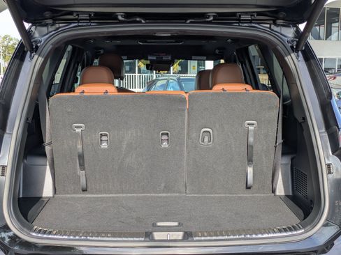 Certified 2025 Kia Telluride SX Prestige X-Line AWD/4WD image 10