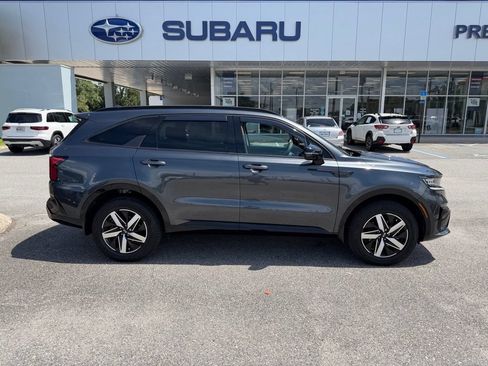 Used 2021 Kia Sorento EX w/ Panoramic Sunroof Package AWD/4WD image 2