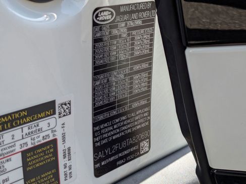 New 2026 Land Rover Range Rover Velar Dynamic SE image 19