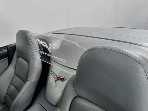 Used 2005 Chevrolet Corvette Convertible w/ Preferred Equipment Group RWD image 24