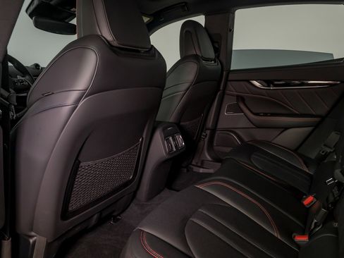 Used 2024 Maserati Levante GT Ultima image 20