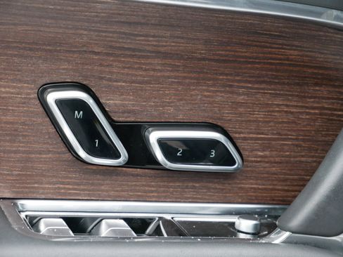 Used 2023 Land Rover Range Rover SE image 13