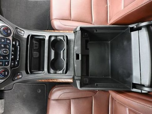 Used 2019 Chevrolet Suburban Premier w/ Premier Plus Edition AWD/4WD image 40