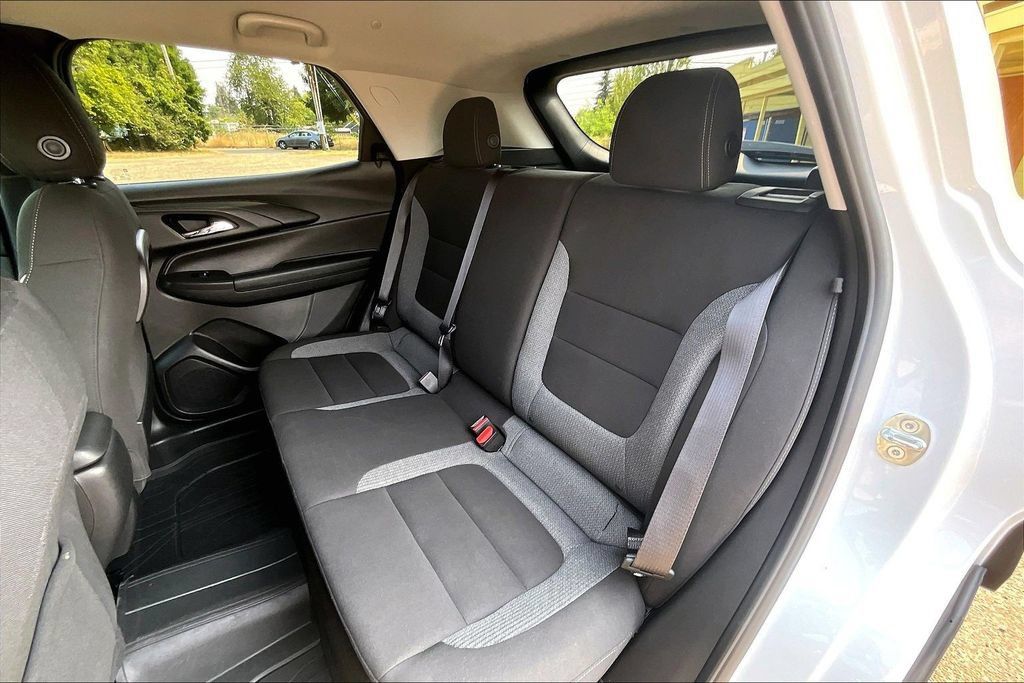 Used 2021 Chevrolet TrailBlazer LT w/ Convenience Package AWD/4WD image 21