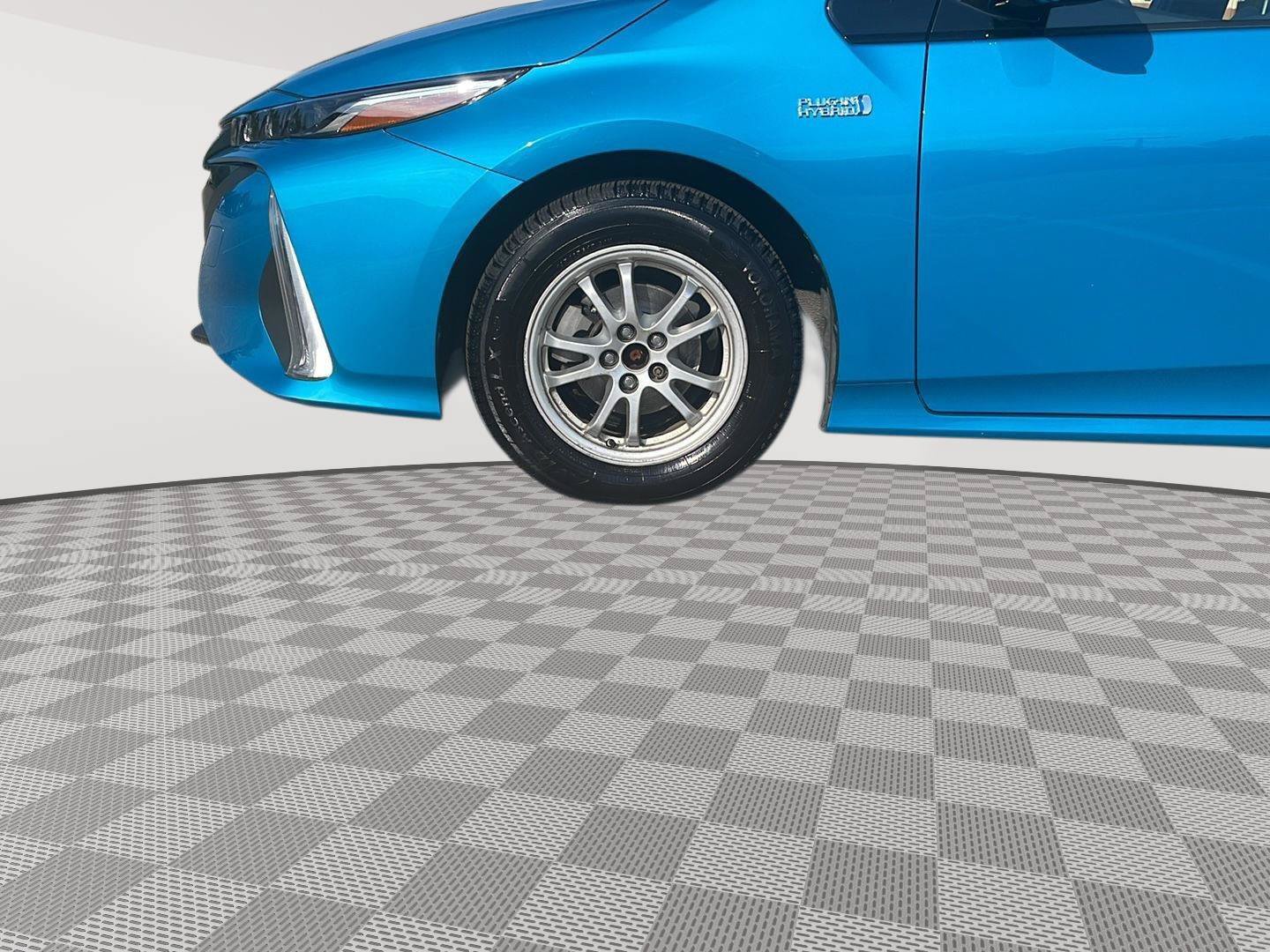 Used 2017 Toyota Prius Prime Premium FWD image 10