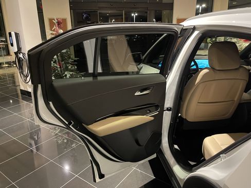 Certified 2024 Cadillac XT4 Luxury w/ Cold Weather Package image 13