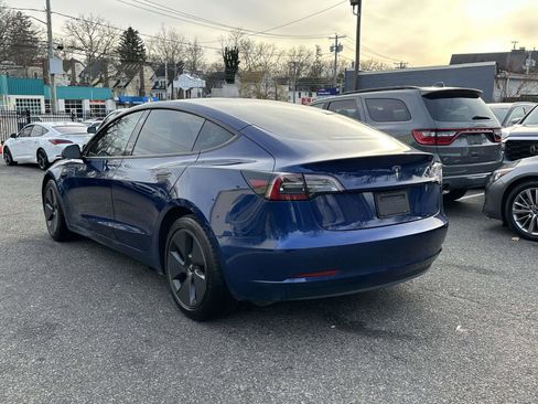 Used 2021 Tesla Model 3 Standard Range Plus image 5