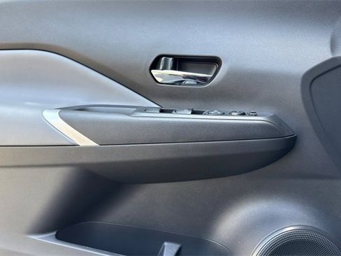 Used 2024 Nissan Kicks SR w/ SR Premium Package image 11