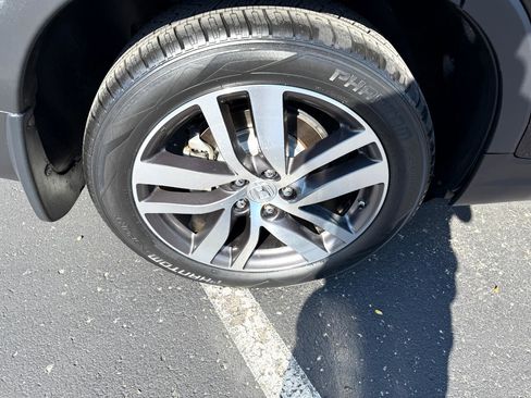 Used 2016 Honda Pilot Touring image 32