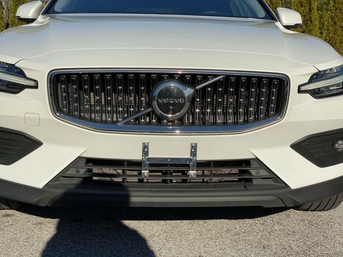 Used 2025 Volvo V60 B5 Cross Country Plus image 45