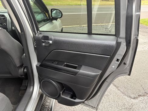 Used 2014 Jeep Compass Sport w/ Power Value Group image 22