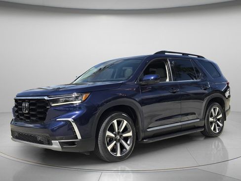 Used 2023 Honda Pilot Touring image 8
